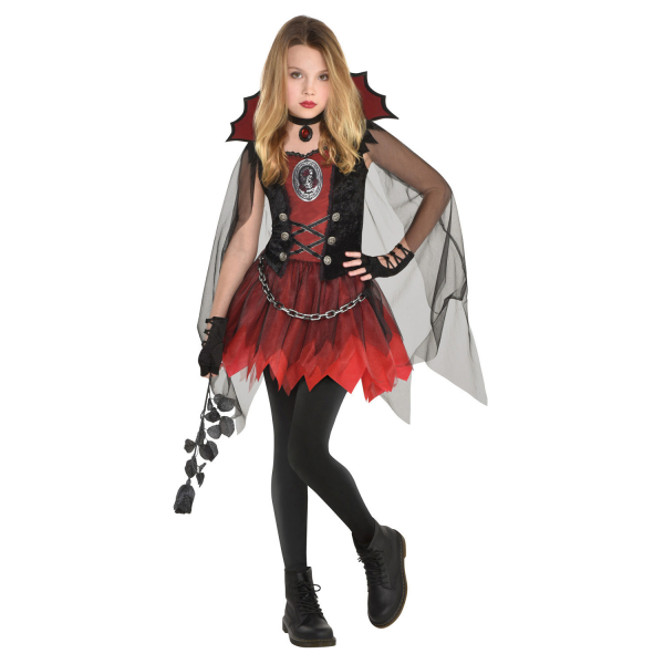 Образы Хэллоуина, традиционные костюмы, наряды, страшная одежда и мейкап, косплей.